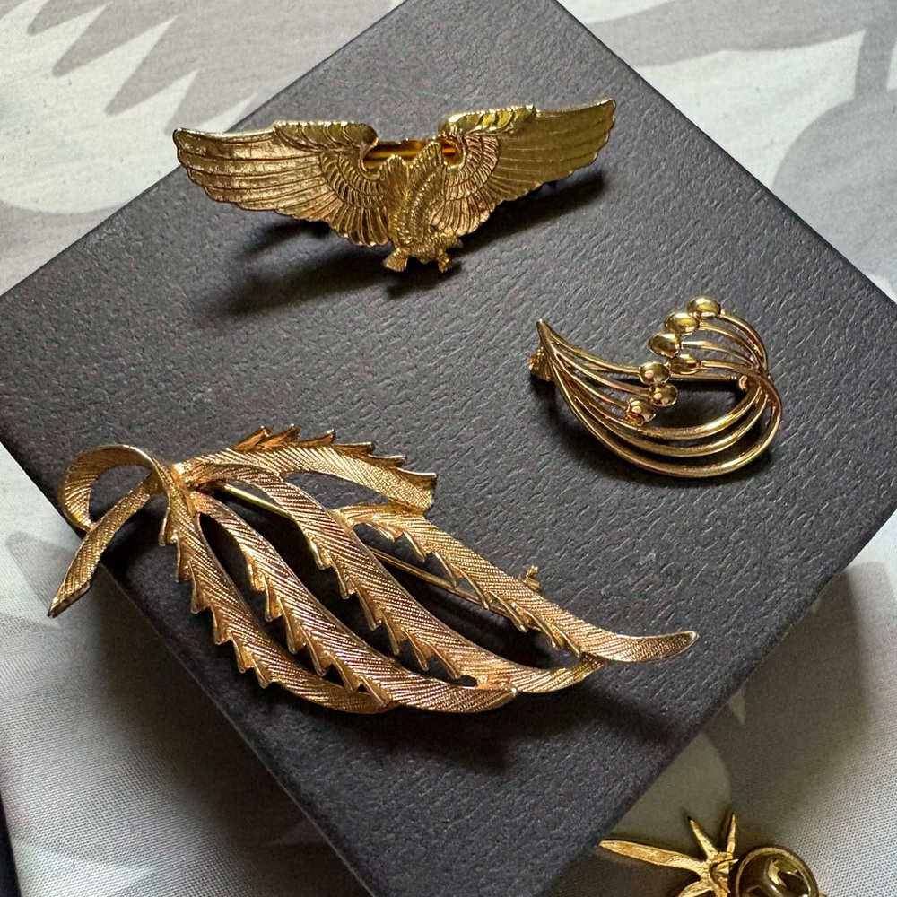 VINTAGE RARE COLLECTION Gold-Tone Brooch Set — Leaf, Eagle & Swirl Pins